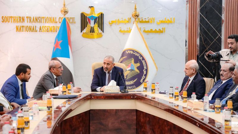 فضيحة جديدة للانتقالي.. وثائق تكشف عبث عيدروس الزُبيدي بالمال العام