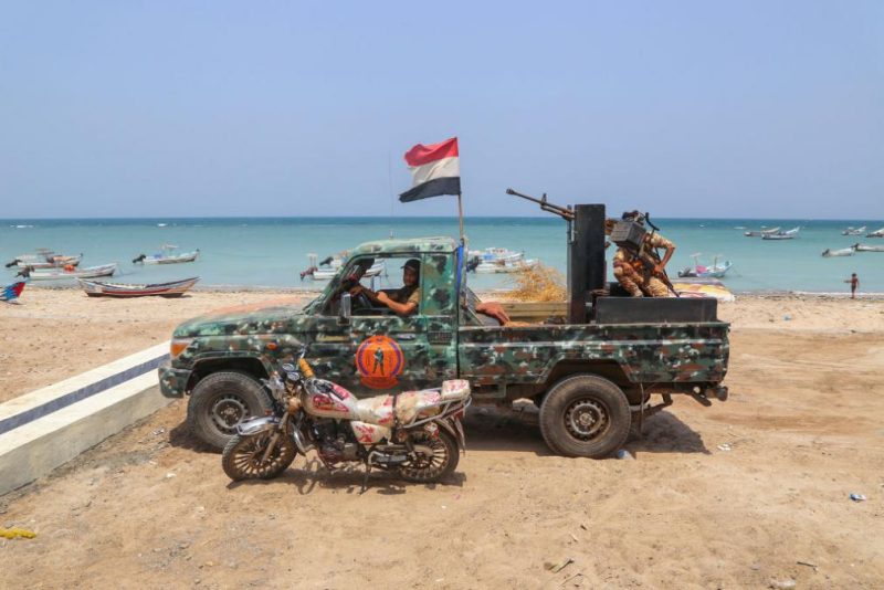 غارات أميركية بريطانية على الحديدة
