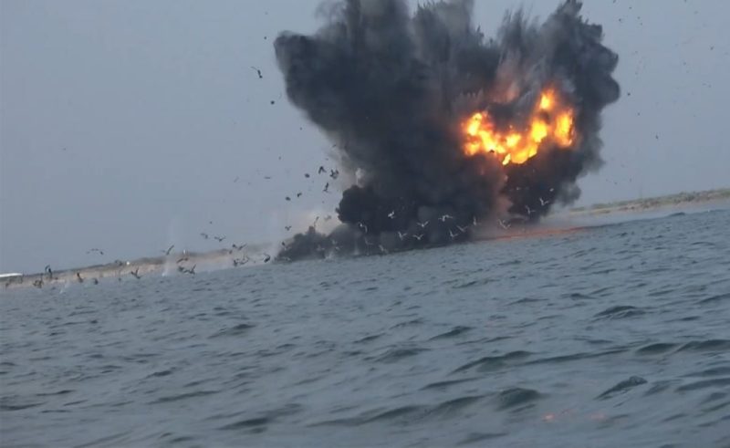 حكومة صنعاء تُميط اللثام عن زورق هجومي مسيّر جديد