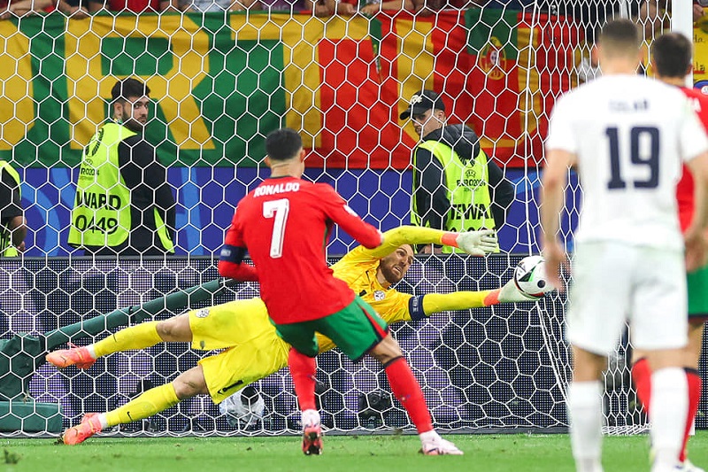 البرتغال تعبر إلى ربع نهائي اليورو وتضرب موعدا ناريا مع فرنسا