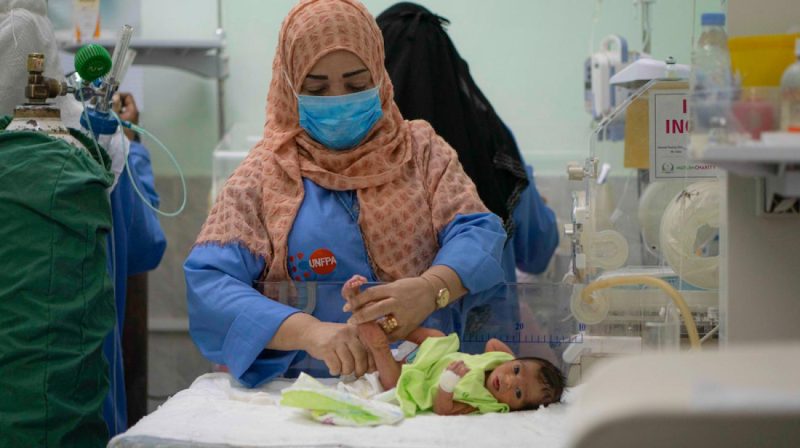 الأمم المتحدة: 12 امرأة يمنية تموت يومياً بسبب الحمل أو الولادة