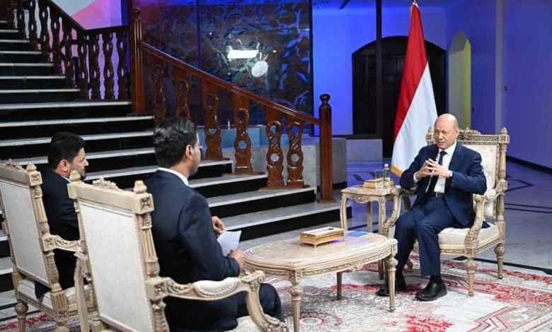 لقاء رشاد العليمي مع قناة حضرموت، الذي تحدث فيه عن دعم لتوزيع وجبات فاصوليا على الفقراء في مدينة عدن