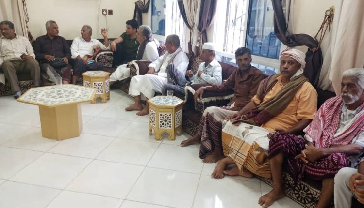 وفد قبائل آل باوزير في عدن على خلفية سجن مليشيا الانتقالي أحد أبنائها