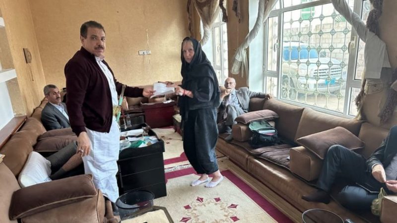 البرلمانية الأوروبية تسلم رسالة لقيادي في جماعة الحوثي بصنعاء 