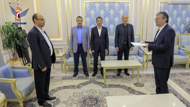 سفير إيران الجديد لدى صنعاء يسلم أوراق اعتماده للمشاط