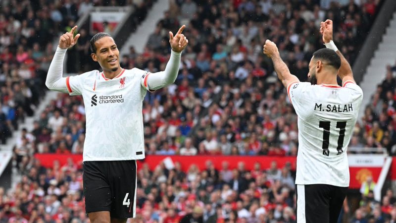 ليفربول يهزم خصمه مانشستر يونايتد بثلاثية نظيفة في الدوري الإنجليزي