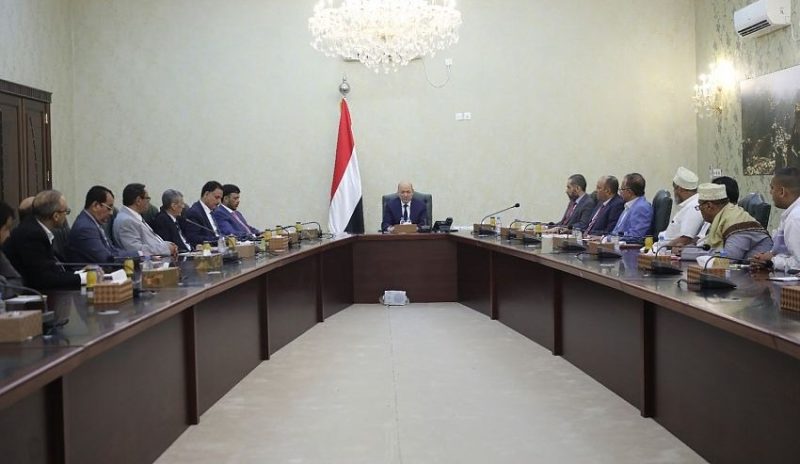 “العليمي” يهيب بدور القطاع الخاص في كبح التضخم والحفاظ على العملة الوطنية