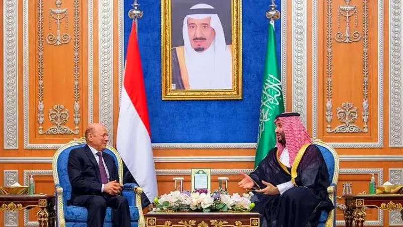 تقرير: أزمة مالية تحاصر الحكومة اليمنية مع تأخر الدعم السعودي