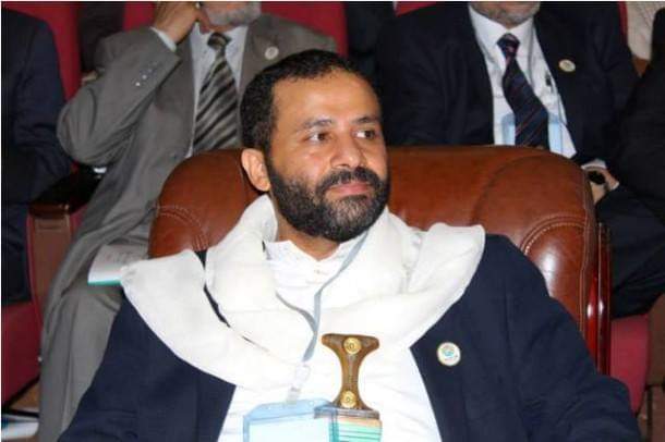تعرف على ما قاله.. الشيخ حميد الأحمر في أول رد له على قرار العقوبات الأمريكية