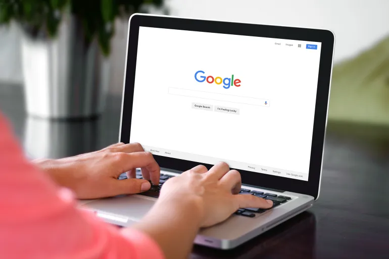 كيف تؤثر مذكرة وزارة العدل الأميركية الأخيرة على مستخدمي منتجات غوغل؟
