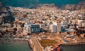 في ظل ضغوط مليشيا الانتقالي لوقفها.. حملة حكومية تغلق أكثر من 30 محل صرافة بعدن