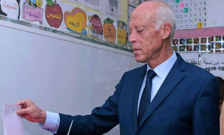 الرئيس التونسي قيس سعيد يفوز بفترة رئاسية ثانية