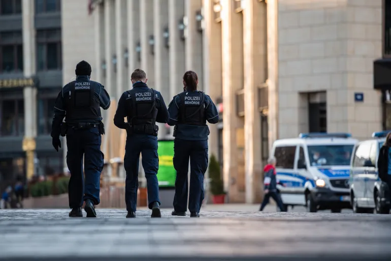 ألمانيا تحاكم 4 أشخاص بتهمة جمع أسلحة في أوروبا لحركة حماس