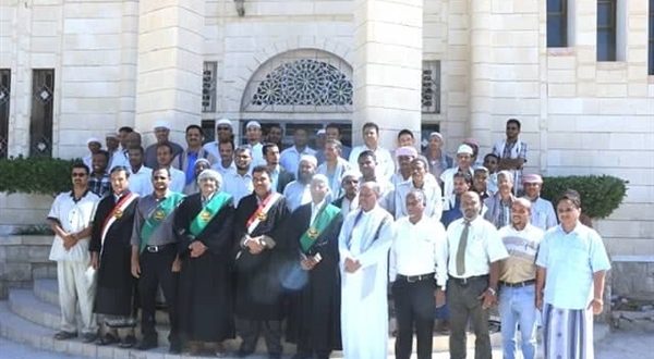 حضرموت: قضاة وموظفو المحاكم والنيابات يهددون بإضراب شامل