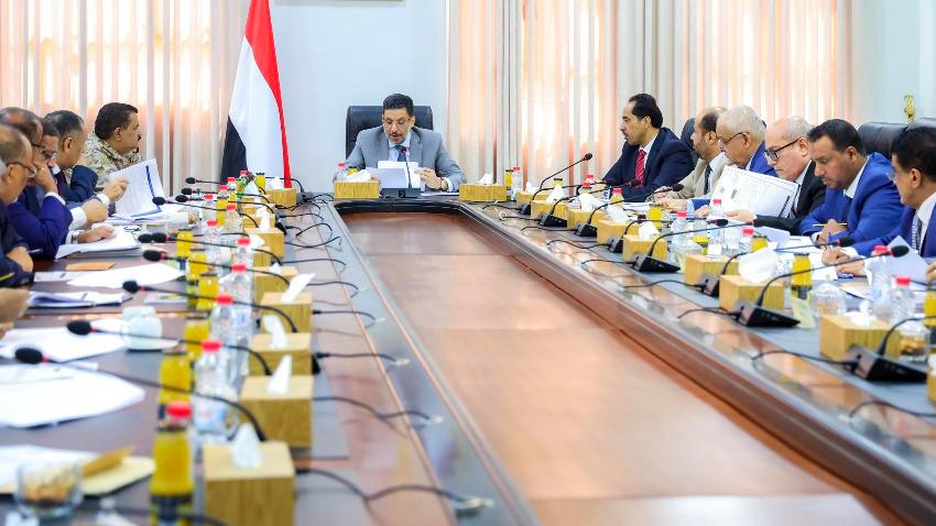 تقرير: خطة الإنقاذ الحكومية.. ما الذي يجب فعله لتدارك حالة الانهيار الاقتصادي في اليمن؟