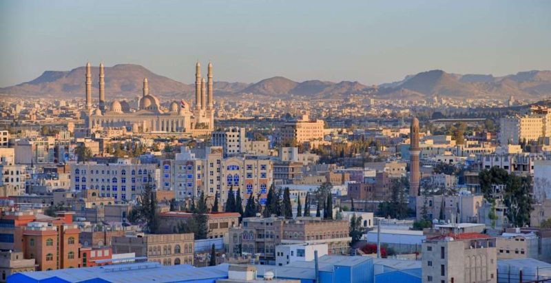 تحالفٌ تجاري جديد: الحوثيون والأردن يفتتحون خطاً ملاحيّاً