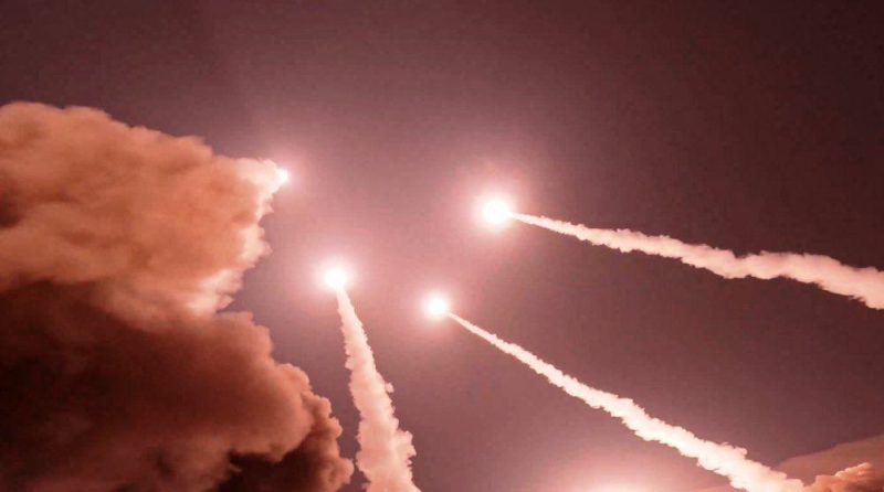 فرانس برس: إيران تتجهز لقصف إسرئيل مساء الإثنين