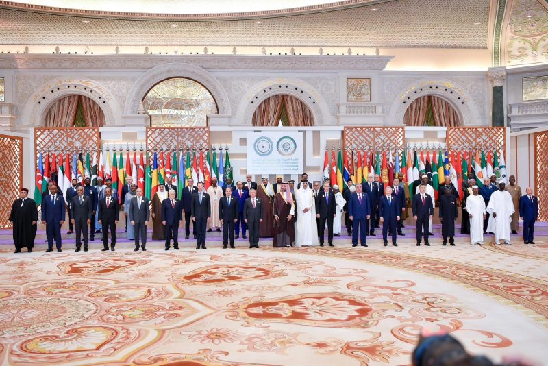 انطلاق أعمال القمة العربية غير العادية في القاهرة