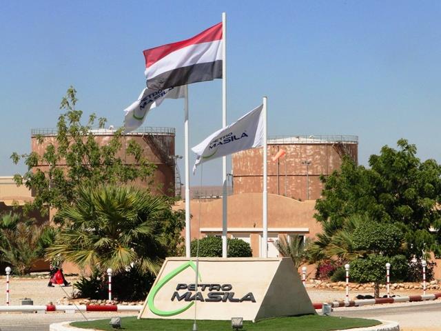 وزارة النفط اليمنية تنفي خصخصة قطاعات بترومسيلة عقب تحذيرات قبلية