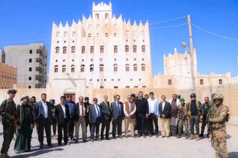 شبوة: غضب شعبي واسع من صرف الإنتقالي ملايين على ما يسمى”بالوعي السياسي” وسط أزمة خدمات حادة