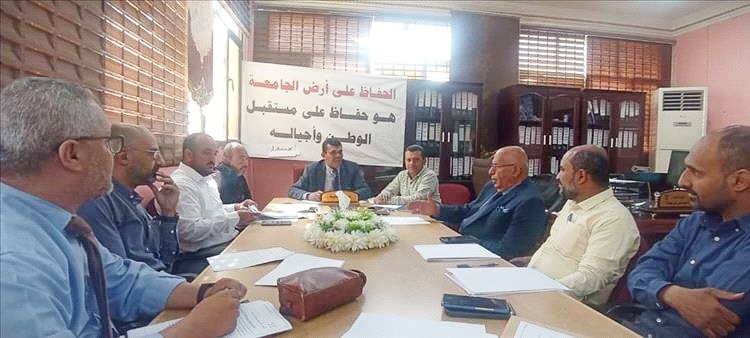 عدن: كلية طب الأسنان تستنكر محاولات البسط على أرض الجامعة وتطالب بهذا الأمر..!