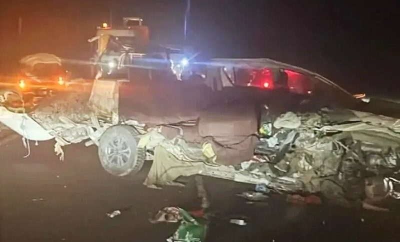 الجوف: مقتل 12 مغتربًا يمنيًا في حادث سير مروع .. (تفاصيل)