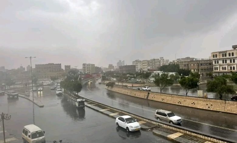 الأرصاد اليمني يتوقع هطول أمطار رعدية بالمرتفعات الجبلية