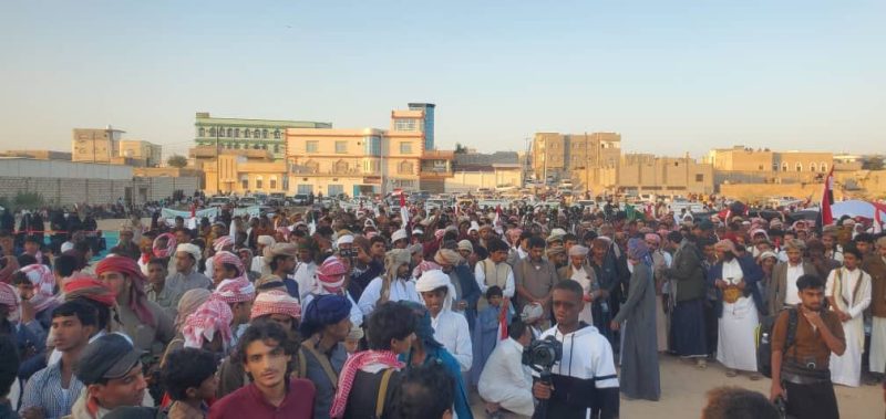 تقرير: أبناء المهرة يرفضون العبث السعودي .. حشود غاضبة تهتف ضد الميليشات