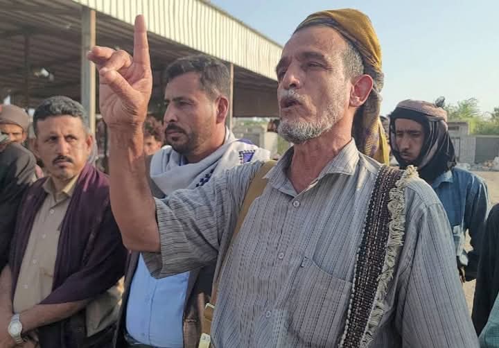 قبيلة الجعادنة ترفض إنشاء معسكر لمليشيا الانتقالي في أراضيها وتطالب بالكشف عن مصير عشال
