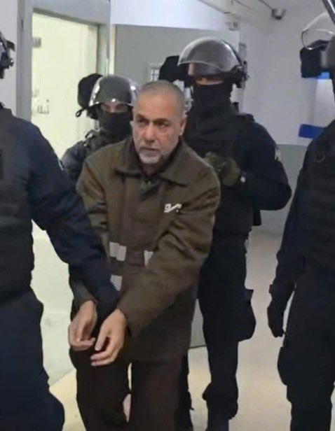 أول ظهور للدكتور أبو صفية بسجون الاحتلال منذ اعتقاله.. مكبل اليدين والقدمين