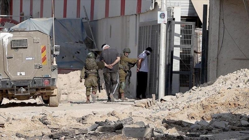 بينهم أسرى سابقون.. الجيش الإسرائيلي يعتقل 20 فلسطينيًا بالضفة