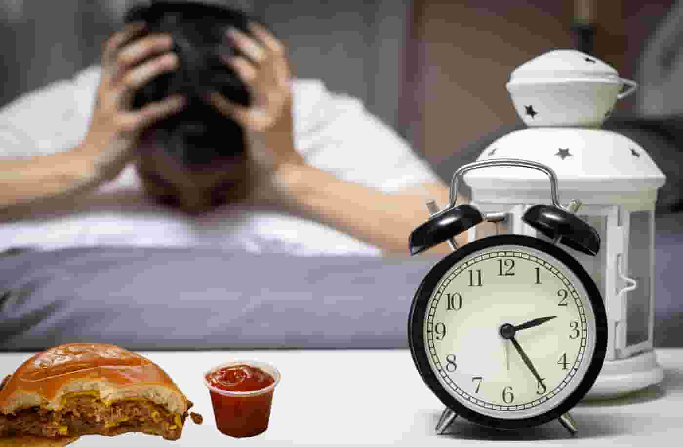 قبل أن تنام، تجنب هذه الأطعمة والمشروبات