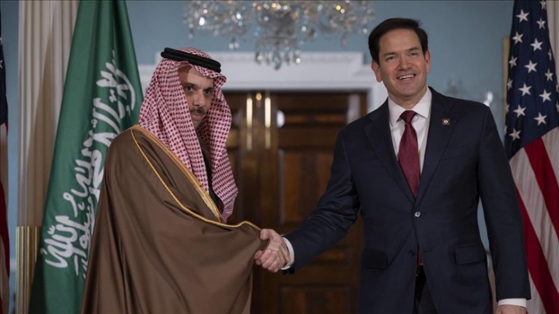 وزير الخارجية السعودي يلتقي نظيره الأمريكي بواشنطن
