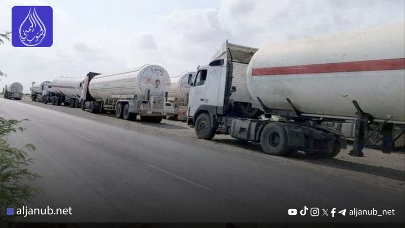 أبين.. توقف عشرات ناقلات الغاز في شقرة احتجاجاً على فرض رسوم إضافية..